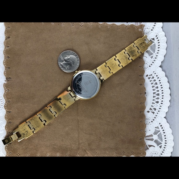 Vintage Givenchy Paris Watch Gold Tone Date at 6 - Picture 6 of 6